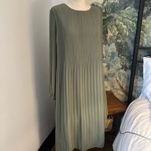 Aritzia Wilfred Daydreamer Midi Bitter Sage